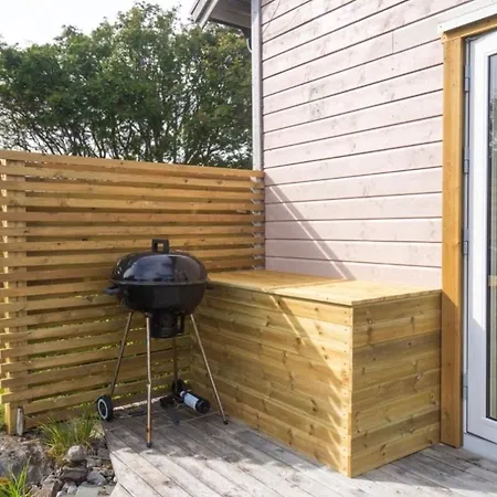 Cozy House With Waterfront בית נופש