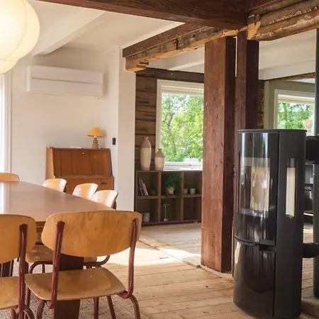 Cozy House With Waterfront בית נופש הנינגסבר